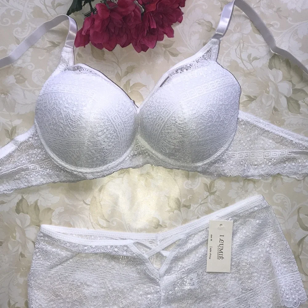 Set Push up Gentle Lace Bra  & Cheeky Panty Underwear.NWT